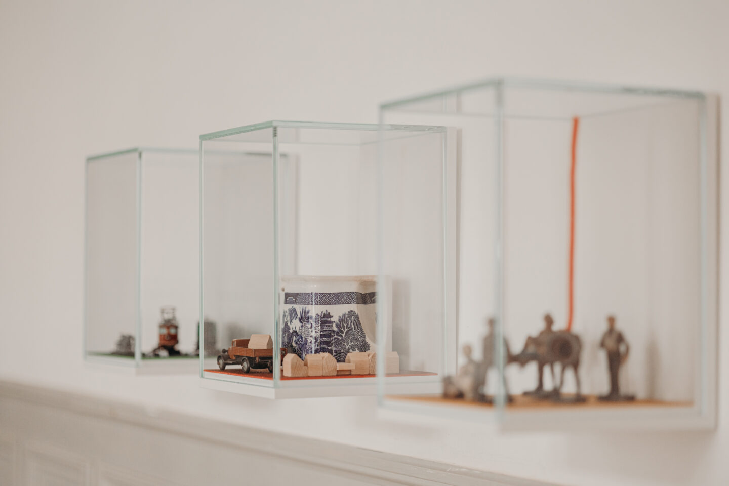 Christophe Terlinden, Vitrines sensibles, 2024. (c) Candice Athenaïs